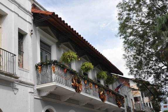 Sacadas de casarão reformado no Casco Viejo da Cidade do Panamá, capital do país